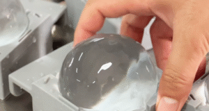 Una fábrica de hielos en 2 m²: el congelador de hielos transparentes que se paga solo cocina moderna