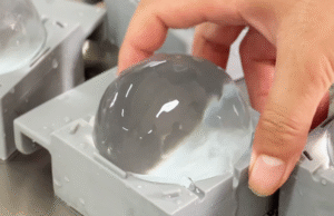 Una fábrica de hielos en 2 m²: el congelador de hielos transparentes que se paga solo cocina moderna